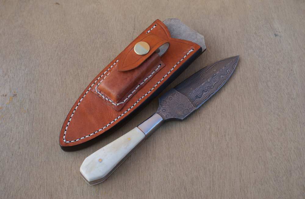 Dagger Style Damascus Knife